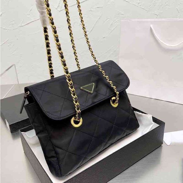 pbag triangle shopping bag vintage tote bags women handbag shoulder chain leather luxury designer crossbody female purses 220402
pbag triangle shopping bag vintage tote bags women handbag shoulder chain leather luxury designer crossbody female purses 220402