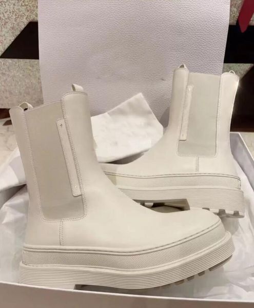 2022 brand design trial chelsea boots black white calfskin leather rubber sole ankle booties winter lady martin boot luxury comfort footwear
2022 brand design trial chelsea boots black white calfskin leather rubber sole ankle booties winter lady martin boot luxury comfort footwear