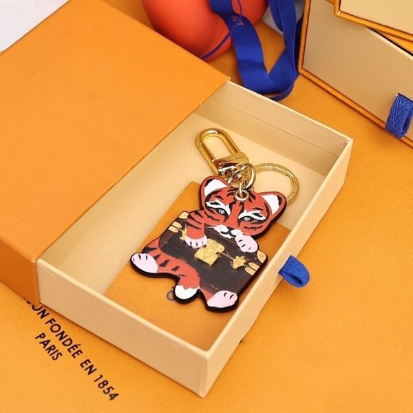 designer letter wallet keychain keyring fashion purse pendant car bag chain charm gifts accessories with box, Silver
designer letter wallet keychain keyring fashion purse pendant car bag chain charm gifts accessories with box, Silver