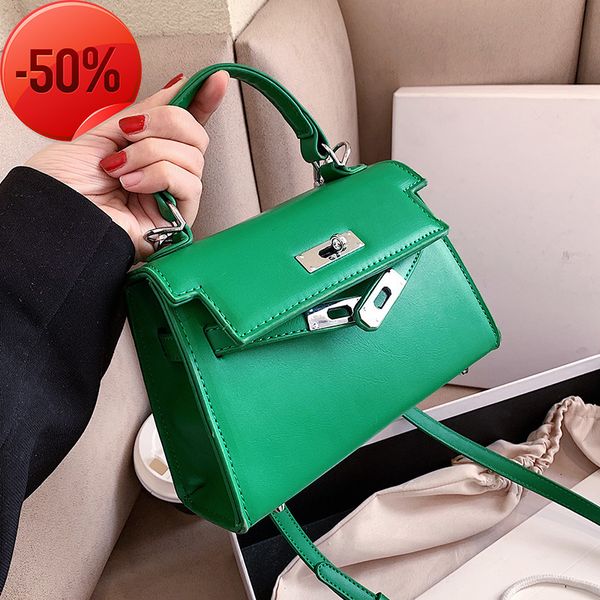 the factory directly this year's popular new women's 2022 winter high-grade feeling foreign style fashion one shoulder handbag
the factory directly this year's popular new women's 2022 winter high-grade feeling foreign style fashion one shoulder handbag