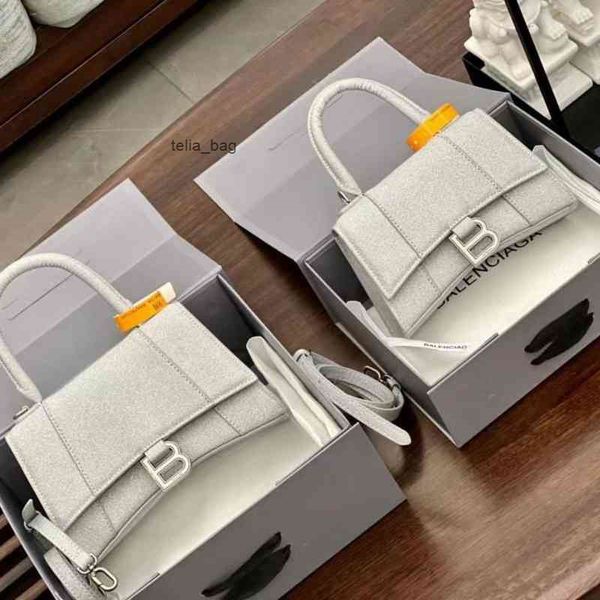 bags fashion balencigas leather version hourglass shaped bag 2022 star sky high sense french minority single shoulder messenger
bags fashion balencigas leather version hourglass shaped bag 2022 star sky high sense french minority single shoulder messenger