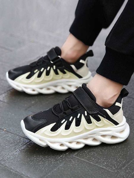 boys two tone lace up design hook-and-loop fastener running shoes she, Black
boys two tone lace up design hook-and-loop fastener running shoes she, Black