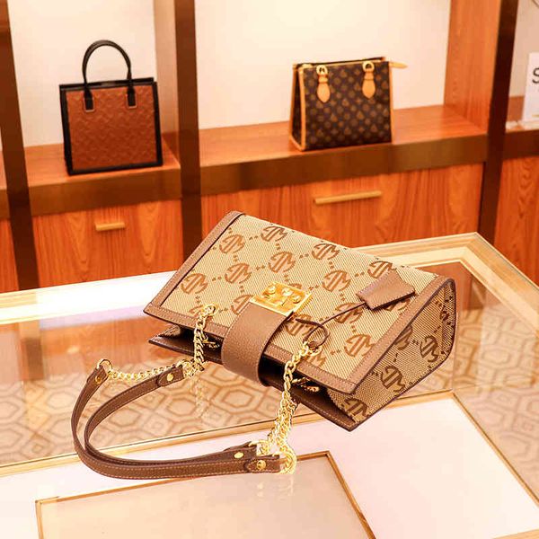 purses outlet 2022 spring new high sense women's large capacity chain one shoulder underarm tote bag
purses outlet 2022 spring new high sense women's large capacity chain one shoulder underarm tote bag