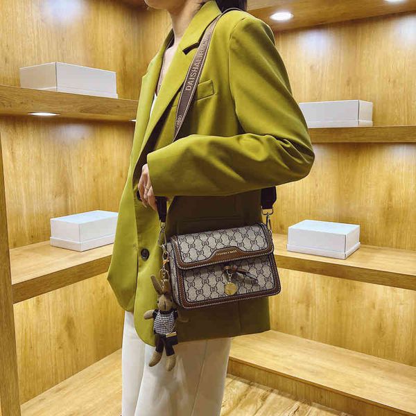 factory wholesale 65% off small crowd foreign women's bag new style 2022 spring and summer temperament personalized small messenger bag
factory wholesale 65% off small crowd foreign women's bag new style 2022 spring and summer temperament personalized small messenger bag