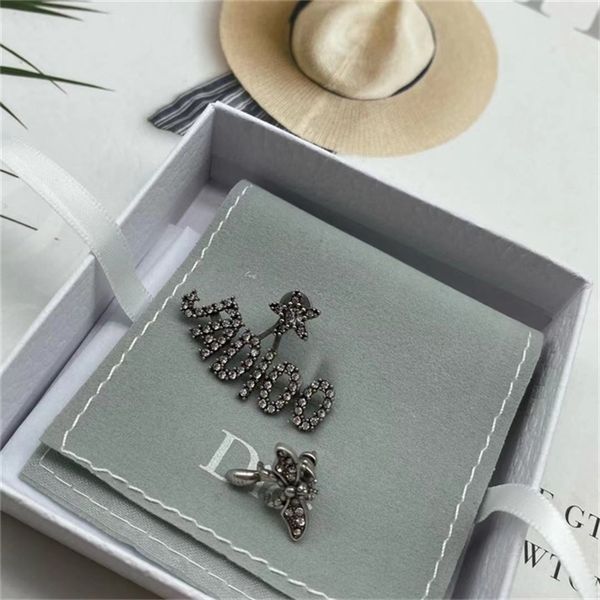 2022 36% off designer jewelry di d family bee star pearl diamond inlaid asymmetric female minority temperament net red earrings female, Golden
2022 36% off designer jewelry di d family bee star pearl diamond inlaid asymmetric female minority temperament net red earrings female, Golden