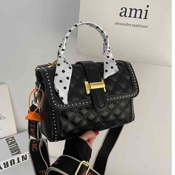 latest pu bag women's one shoulder portable messenger travel designer bags for women crossbody handbags
latest pu bag women's one shoulder portable messenger travel designer bags for women crossbody handbags