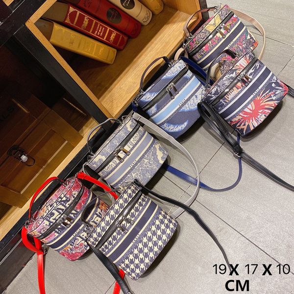 2022 designer toiletry makeup big capacity nice series women handbags crossbody 12 bags cosmetic fashion luxury lady shoulder bag nmmme
2022 designer toiletry makeup big capacity nice series women handbags crossbody 12 bags cosmetic fashion luxury lady shoulder bag nmmme