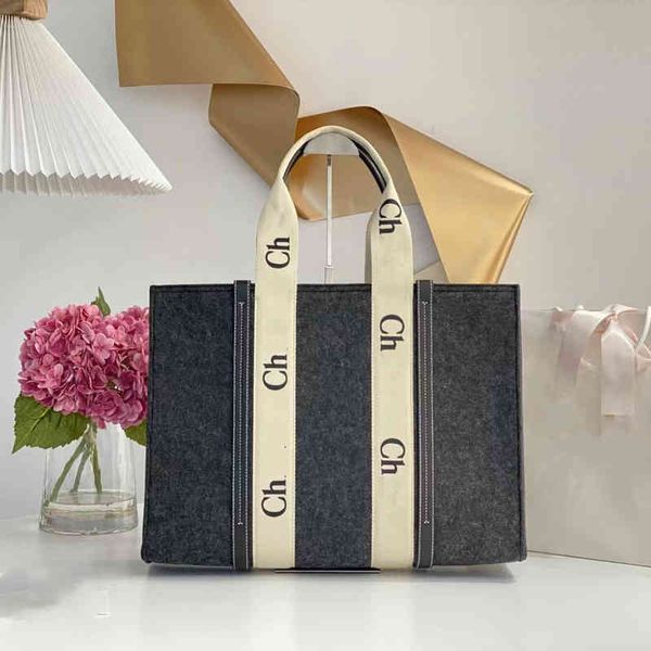 designer handbags large capacity single shoulder msenger classic bag 2022 new canvas women's travel purse evening clutch bags purses
designer handbags large capacity single shoulder msenger classic bag 2022 new canvas women's travel purse evening clutch bags purses