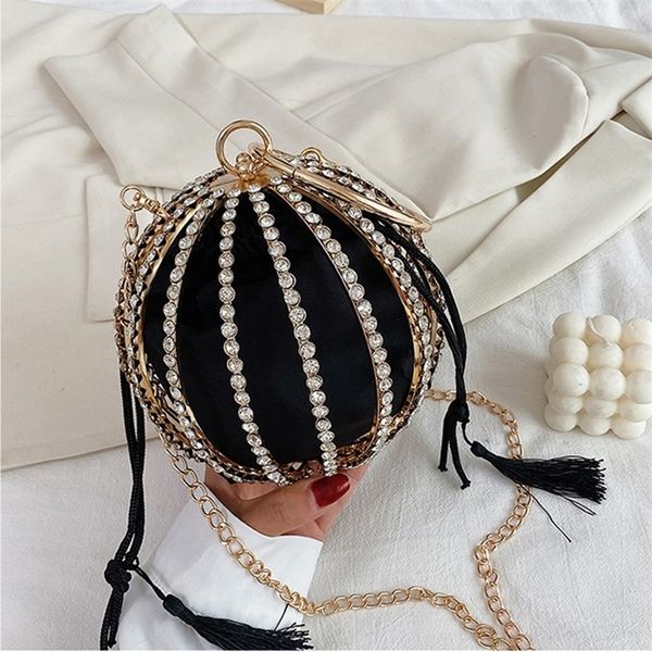 round shape diamond pearl hollow out clutch evening bag for women luxury wedding purses and handbags chain shoulder bag zd1718 220525
round shape diamond pearl hollow out clutch evening bag for women luxury wedding purses and handbags chain shoulder bag zd1718 220525