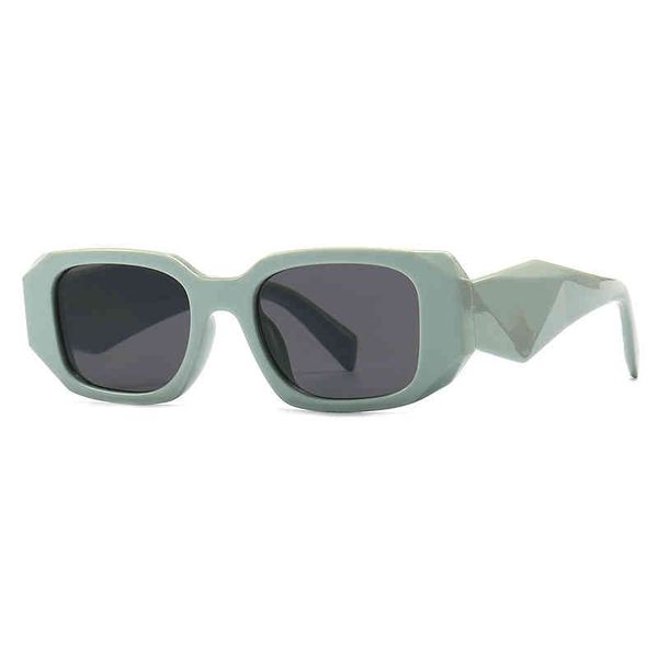 2022 new trend small frame women's square fashion show modern street sunglass, White;black
2022 new trend small frame women's square fashion show modern street sunglass, White;black
