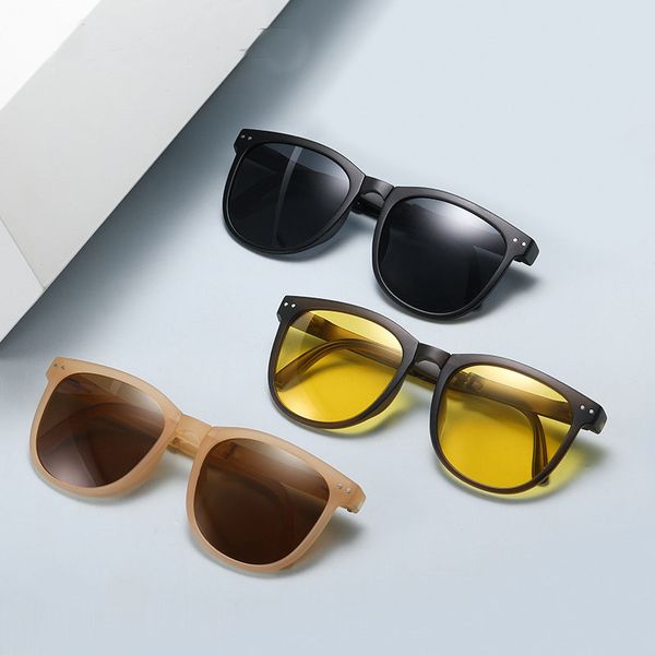 new fashion polarized folding sunglasses men and women tr frame sunglasses goggle wholesale sport sun glasses xd-88592, White;black
new fashion polarized folding sunglasses men and women tr frame sunglasses goggle wholesale sport sun glasses xd-88592, White;black