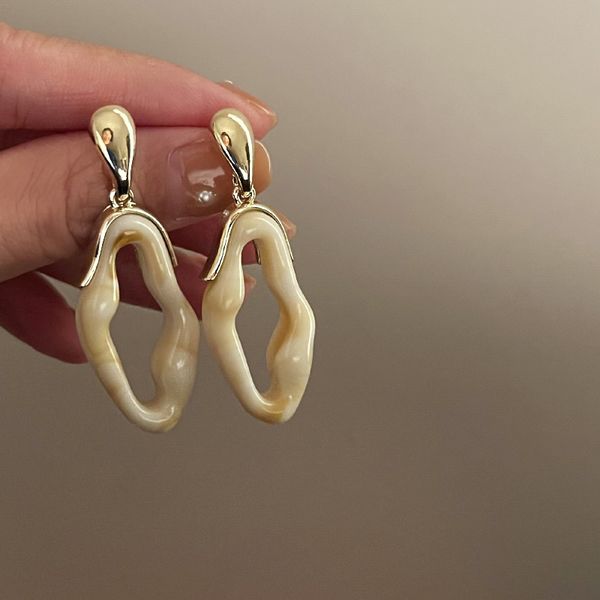 silver needle geometric irregular acrylic earrings korean style simple design earrings elegance retro all-match eardrop, Golden
silver needle geometric irregular acrylic earrings korean style simple design earrings elegance retro all-match eardrop, Golden