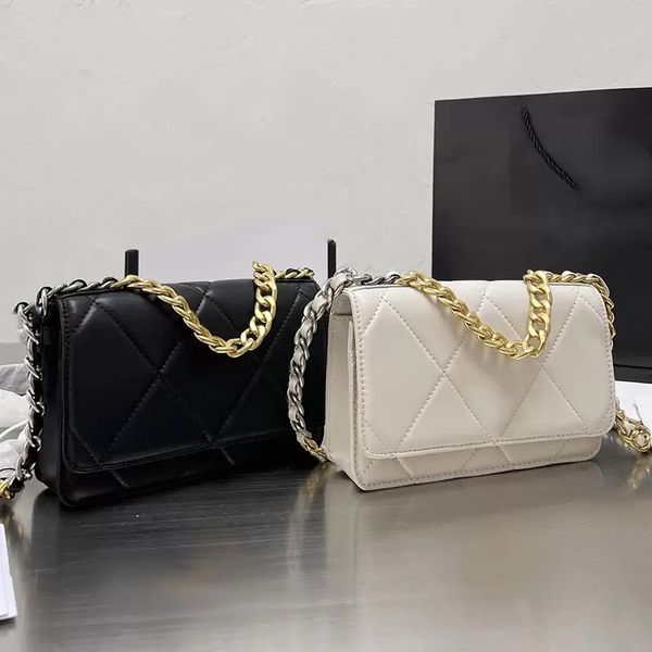 20c flap mini designer bags cowhide solid color crossbody bags classic handbags multicolor metal chains luxury timeless diamond quilting sho
20c flap mini designer bags cowhide solid color crossbody bags classic handbags multicolor metal chains luxury timeless diamond quilting sho