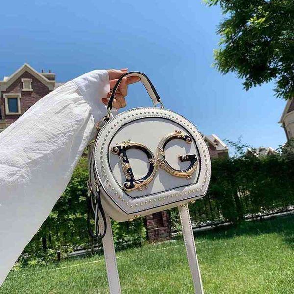 women's designer letter bags highest quality female rivet hand-held small round version shoulder red bag messenger handbag wholesale
women's designer letter bags highest quality female rivet hand-held small round version shoulder red bag messenger handbag wholesale