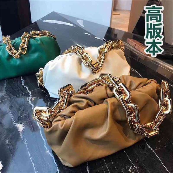 designer venetasss sale handbags bottegas cloud chain ins super fire song hye same underarm bag leather handle one shoulder high quality
designer venetasss sale handbags bottegas cloud chain ins super fire song hye same underarm bag leather handle one shoulder high quality
