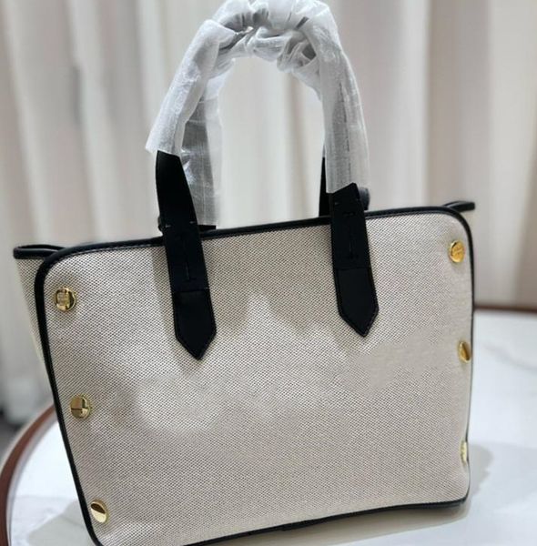 fashion designer brand latest canvas beach bag soft handle large capacity practical travel essential shopping bag
fashion designer brand latest canvas beach bag soft handle large capacity practical travel essential shopping bag