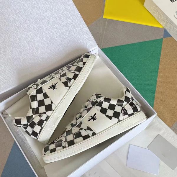 with box men designer sneakers panda unc casual shoes white black grey fog team green mens womens sports trainers walking jogging
with box men designer sneakers panda unc casual shoes white black grey fog team green mens womens sports trainers walking jogging