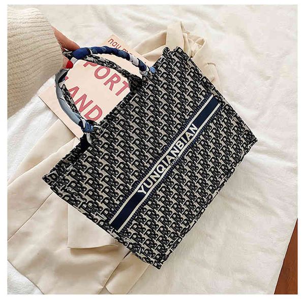 2022 factory wholesale new large capacity one shoulder portable tote bag female trend korean ins online popular student foreign style light
2022 factory wholesale new large capacity one shoulder portable tote bag female trend korean ins online popular student foreign style light