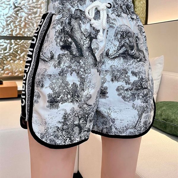 warehouse clothing spring and summer new ink painting jungle animal print hooded elastic waist shorts casual suit for women outlet_h62i, White;black
warehouse clothing spring and summer new ink painting jungle animal print hooded elastic waist shorts casual suit for women outlet_h62i, White;black
