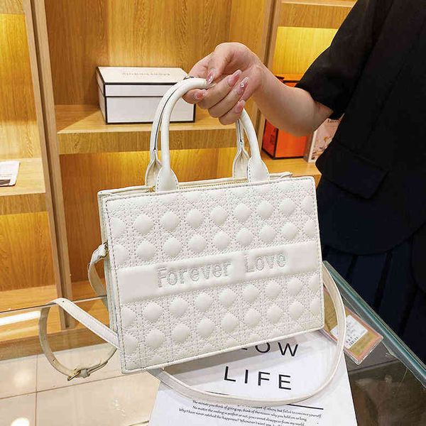 high-capacity handbag women's 2022 new high-level online shoulder bag versatile diagonal bag tote purses
high-capacity handbag women's 2022 new high-level online shoulder bag versatile diagonal bag tote purses