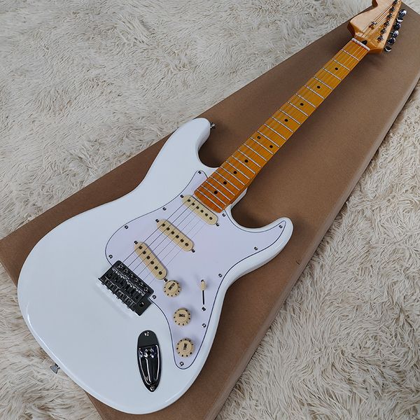 electric guitar white bright face body passive pickup good timbre good feel delivery to home
electric guitar white bright face body passive pickup good timbre good feel delivery to home