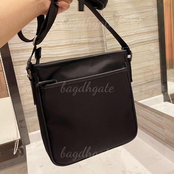 luxurys designer bag briefcase two-piece classic ladies handbag women fashion mother purse shoulder
luxurys designer bag briefcase two-piece classic ladies handbag women fashion mother purse shoulder