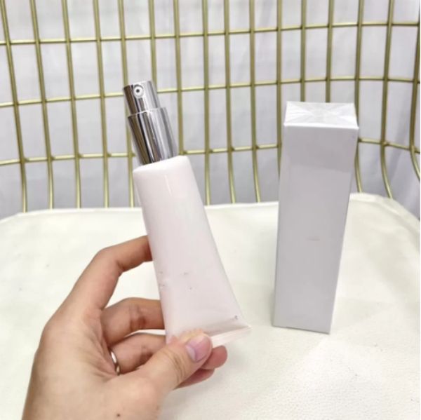 dhl shopping new coming the hydrating illuminator skincolor primer 40ml cream highlighter
dhl shopping new coming the hydrating illuminator skincolor primer 40ml cream highlighter