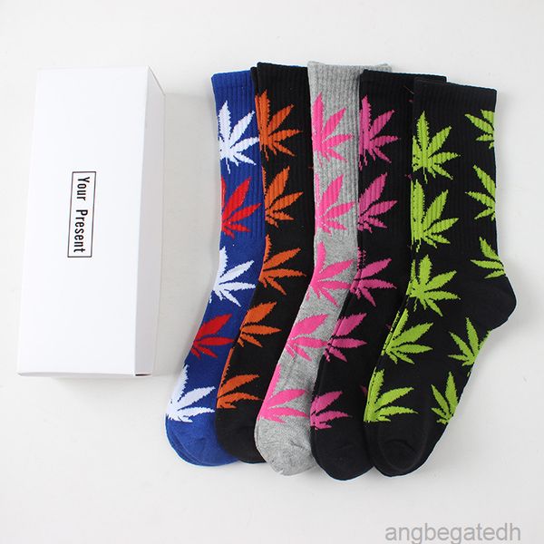 2022 new 5 pairs of autumn and winter maple leaf socks pure cotton men's and women's boxed sock 7b, Black
2022 new 5 pairs of autumn and winter maple leaf socks pure cotton men's and women's boxed sock 7b, Black