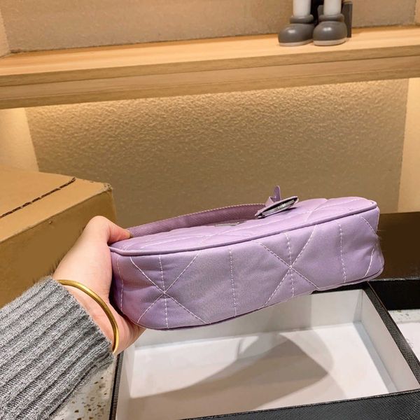 axillary bags luxury designer brand fashion shoulder handbags womens letter all-match mobile phone bag wallet metallic
axillary bags luxury designer brand fashion shoulder handbags womens letter all-match mobile phone bag wallet metallic