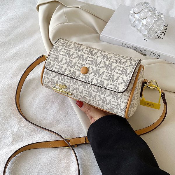 high-end bag for women new fashion single shoulder messenger hand ladies bags crossbody handbags
high-end bag for women new fashion single shoulder messenger hand ladies bags crossbody handbags