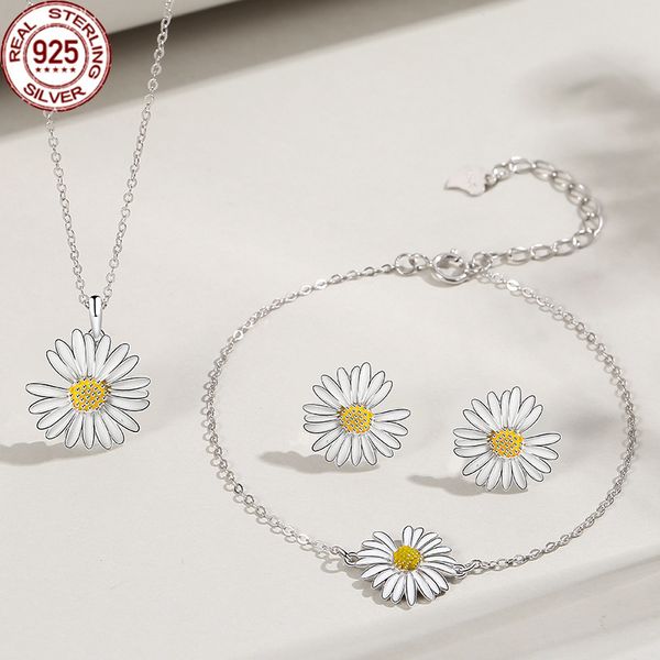 2022 design women's net red korean version of small fresh little daisy new sterling silver earrings necklace for wom
2022 design women's net red korean version of small fresh little daisy new sterling silver earrings necklace for wom