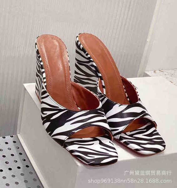 slippers spring and summer style square head ultra-high heel slope increased embossed cowhide one-sided slippers women's fashion, Black
slippers spring and summer style square head ultra-high heel slope increased embossed cowhide one-sided slippers women's fashion, Black
