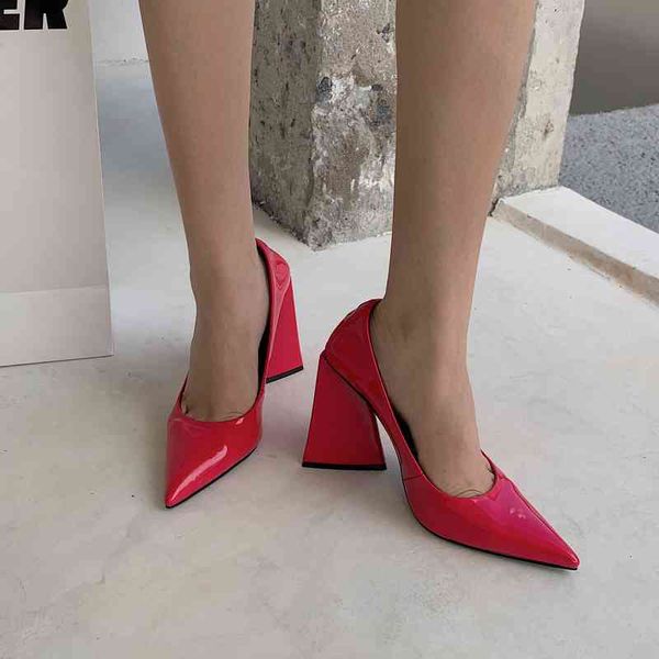 slippers single shoe women's summer triangular thick heel pointed fashion shoes black green versatile professional high heels
slippers single shoe women's summer triangular thick heel pointed fashion shoes black green versatile professional high heels