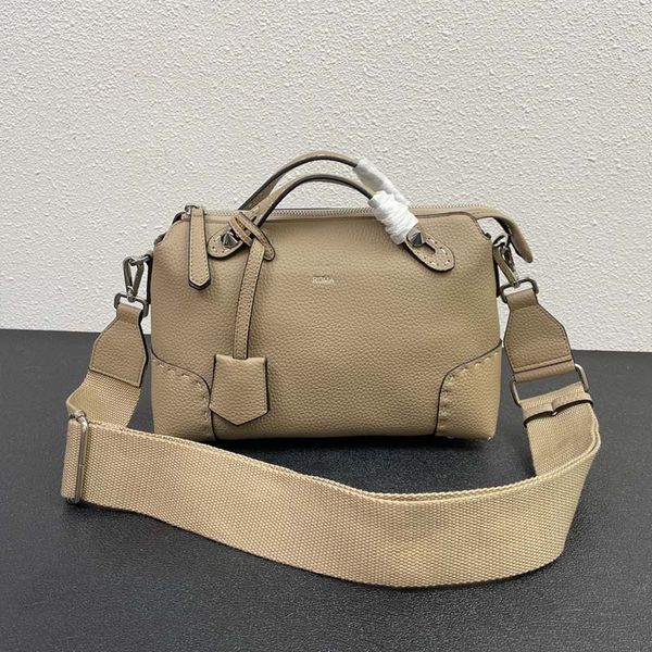 boston handbags women crossbody shoulder bags cowhide leather zipper closure fashion letters interior compartment pocket tote bags
boston handbags women crossbody shoulder bags cowhide leather zipper closure fashion letters interior compartment pocket tote bags