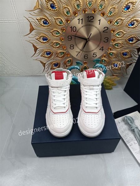 2022 new arrival fashion boots men women casual shoe sneakers genuine leather bee embroidered red green yr210411, Black
2022 new arrival fashion boots men women casual shoe sneakers genuine leather bee embroidered red green yr210411, Black