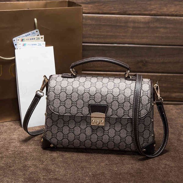 women's bag new autumn messenger bag style women's shoulder bag versatile texture handbag
women's bag new autumn messenger bag style women's shoulder bag versatile texture handbag