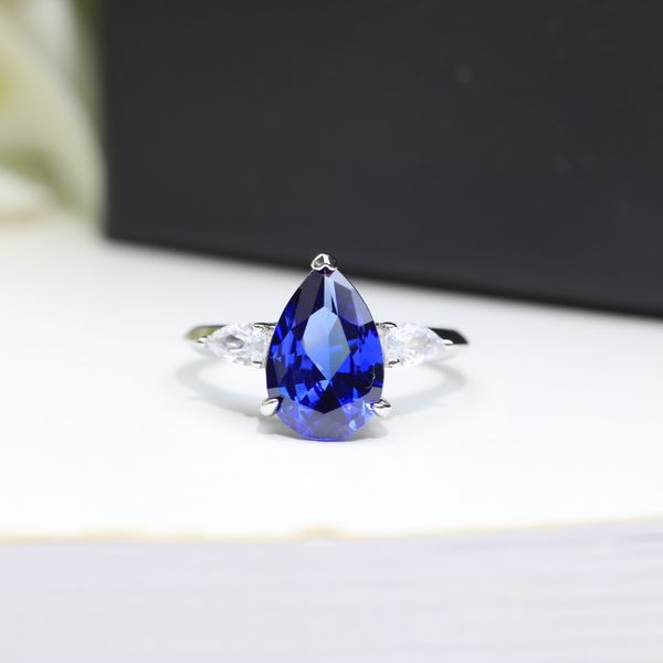 blue drop shape diamond ring luxury bluegem rings lovers gift engagement jewelry with box, Slivery;golden
blue drop shape diamond ring luxury bluegem rings lovers gift engagement jewelry with box, Slivery;golden