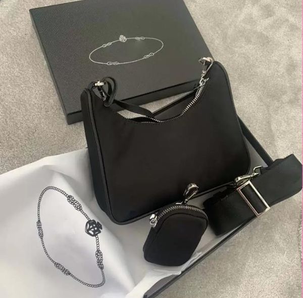 2022 shoulder bags nylon handbags elling wallet women bags crossbody bag hobo purses, Red;black
2022 shoulder bags nylon handbags elling wallet women bags crossbody bag hobo purses, Red;black