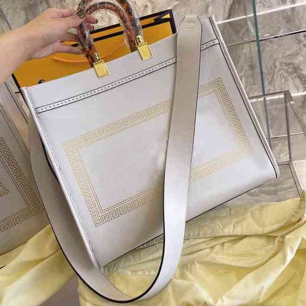 shoulder bag luxury fashion large capacity handbag women brand designer tote genuine leather mobile wallet 1127
shoulder bag luxury fashion large capacity handbag women brand designer tote genuine leather mobile wallet 1127