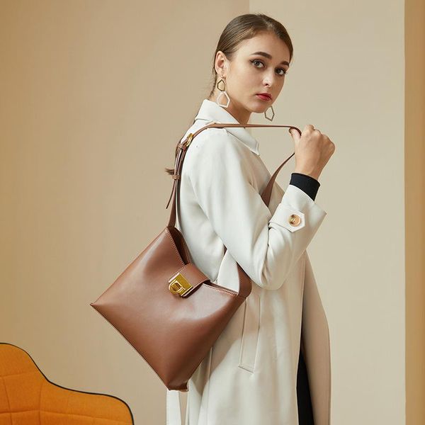 evening bags briggs 2022 genuine leather women's handbag black brown ladies shoulder messenger bucket crossbody casual totes
evening bags briggs 2022 genuine leather women's handbag black brown ladies shoulder messenger bucket crossbody casual totes