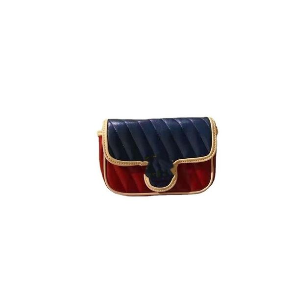70% off 2022 luxury accessories designer new embroidered wavy women's texture chain bag fashion trend color matching single shoulder me
70% off 2022 luxury accessories designer new embroidered wavy women's texture chain bag fashion trend color matching single shoulder me