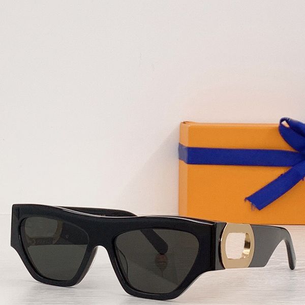 link cat eye sunglasses z1661 brings retro glamour to femininity new style based on the popular house design is a classic eye shape with an, White;black
link cat eye sunglasses z1661 brings retro glamour to femininity new style based on the popular house design is a classic eye shape with an, White;black