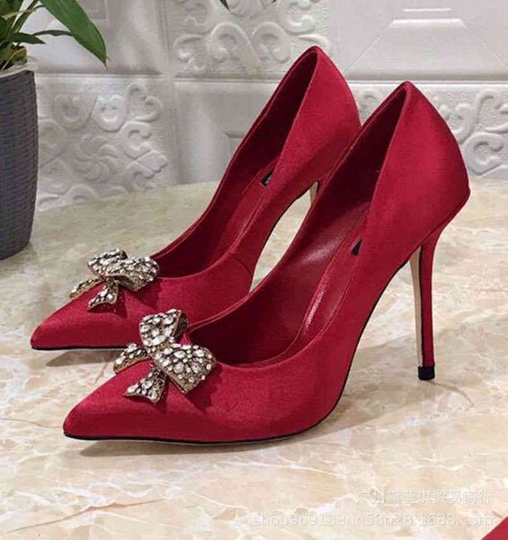 slippers autumn and winter pointed shallow mouth low bow knot super high heel thin satin single shoes women, Black
slippers autumn and winter pointed shallow mouth low bow knot super high heel thin satin single shoes women, Black
