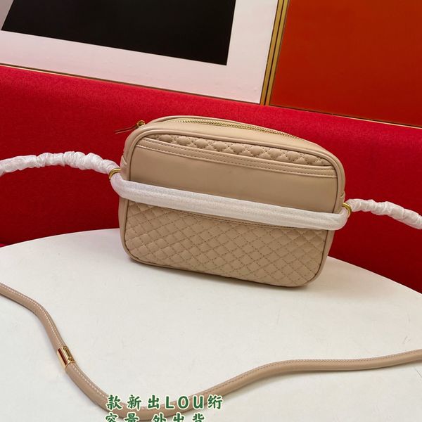 5a-designer bag handbag totes fashion camera bags shoulder bags ladies diagonal luxury sewing lines plaid pattern high-end hardware large ca
5a-designer bag handbag totes fashion camera bags shoulder bags ladies diagonal luxury sewing lines plaid pattern high-end hardware large ca