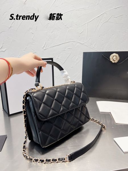 designers shoulder bag luxury tote purse handbag message bags cluth brand classic genuine leather lambskin crossbody trendy gift box gold ch
designers shoulder bag luxury tote purse handbag message bags cluth brand classic genuine leather lambskin crossbody trendy gift box gold ch