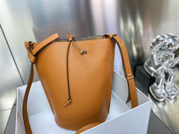 paris fashion design brand women's bucket shaped messenger bag leather simple and generous retro style multiple colors available
paris fashion design brand women's bucket shaped messenger bag leather simple and generous retro style multiple colors available