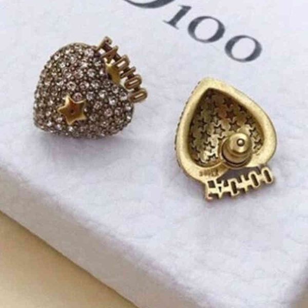 year classic love full drill zircon earrings brass 925 silver needle luxury_a83c
year classic love full drill zircon earrings brass 925 silver needle luxury_a83c