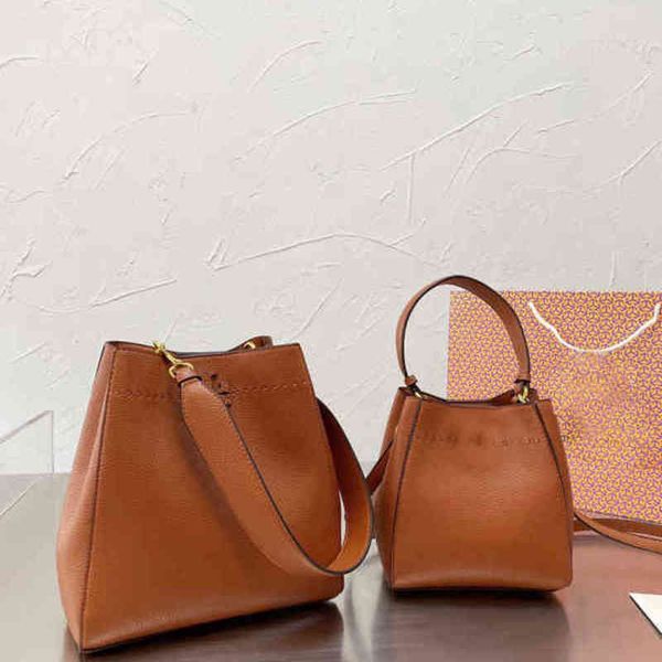 luxury designer shopping tote handbags women bag leather shoulder soft light durable casual lady purses 220329
luxury designer shopping tote handbags women bag leather shoulder soft light durable casual lady purses 220329