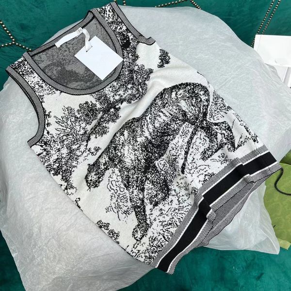 22ss women's tanks camis summer designer tank animal print shorts elastic waist three-dimensional cut wide trouser legs tees, White
22ss women's tanks camis summer designer tank animal print shorts elastic waist three-dimensional cut wide trouser legs tees, White