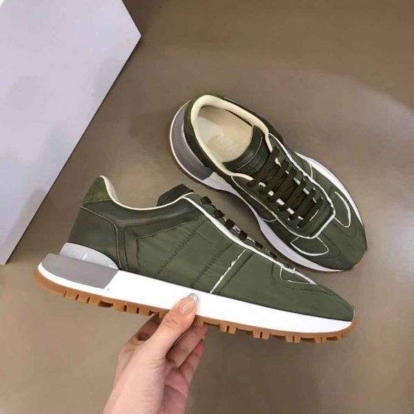 luxury 22s/s runner evolution sneakers shoes men women calfskin, nylon suede leather couple sports techno fabric runners trainers, Black
luxury 22s/s runner evolution sneakers shoes men women calfskin, nylon suede leather couple sports techno fabric runners trainers, Black
